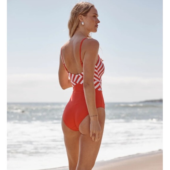 NWT Summersalt The Sea Breeze Cutout One-Piece Swimsuit Swim Red White Sz 2 - Picture 2 of 10